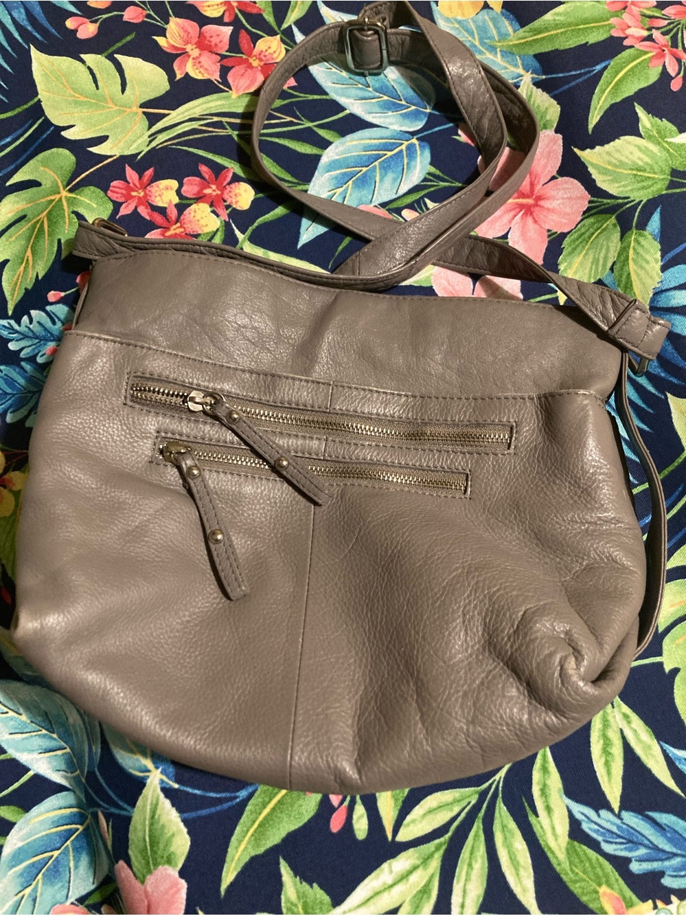 Everyday Soft Leather Shoulder Bag in Gray